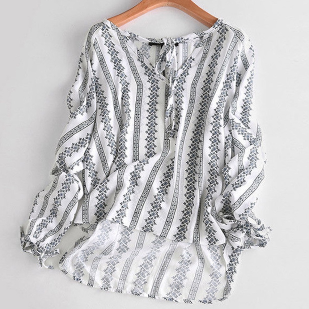 Last One!! Boho Loose Fit V-Neck Top! - Picture 4 of 5